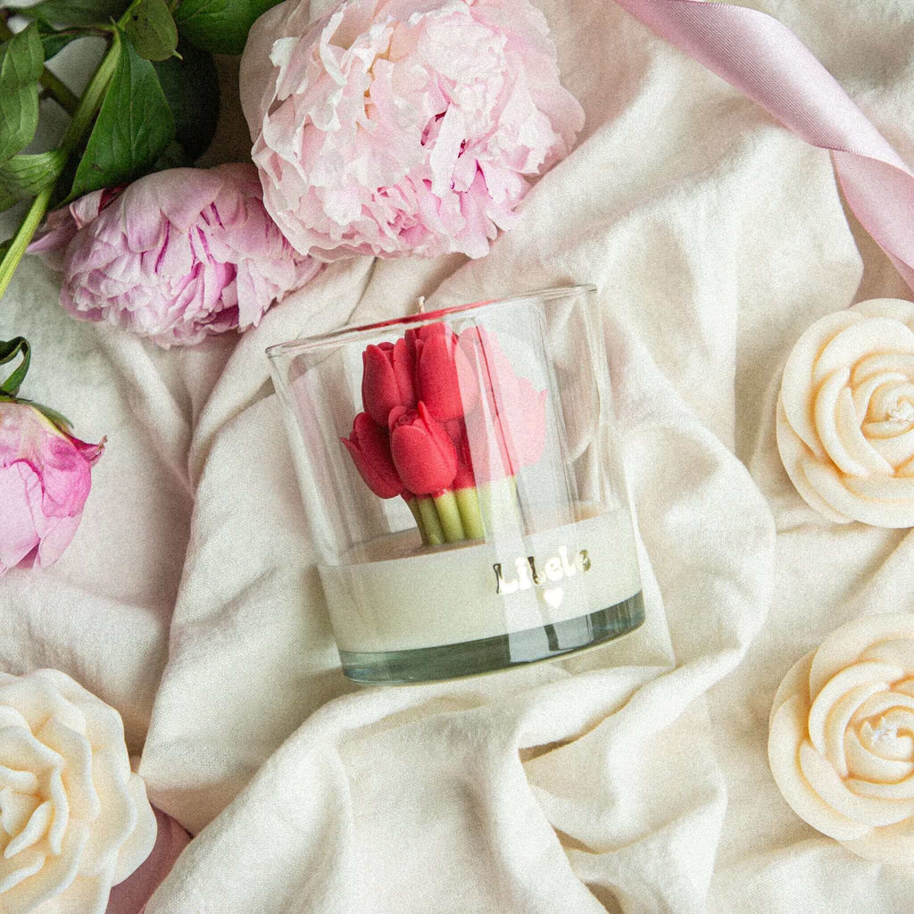 Beautiful tulip flower soy wax candle in a glass container, handcrafted by Lilele Studio