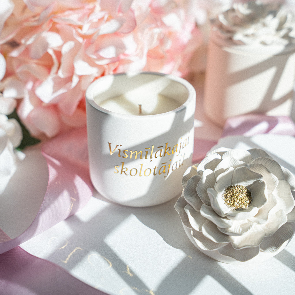 Aromātiska svece ar tekstu Vismīļākajai skolotājai – ideāla dāvana skolotājai