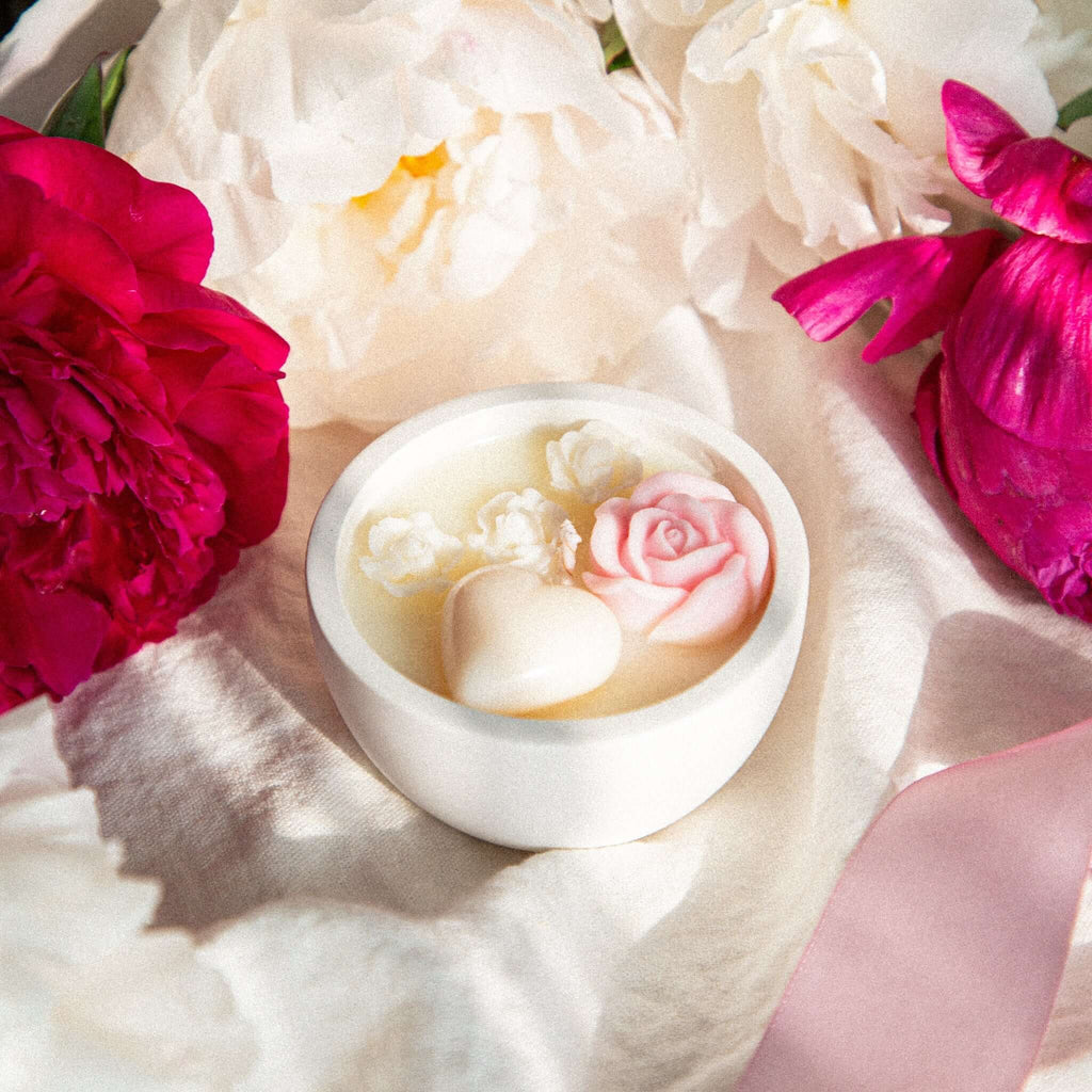 Romantic Soy Wax Candle in Gypsum Jar with Rose & Heart Embeds | Handmade & Scented - LILELE STUDIO